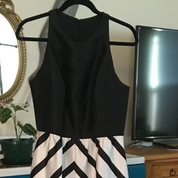 Alfred Sung Black and white chevron semi formal - Picture 5 of 6